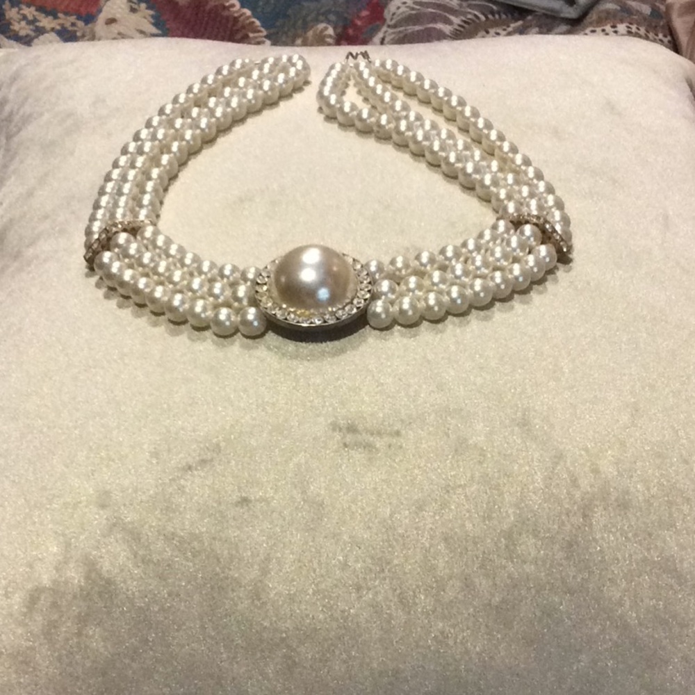 Pearl Beaded Necklace
